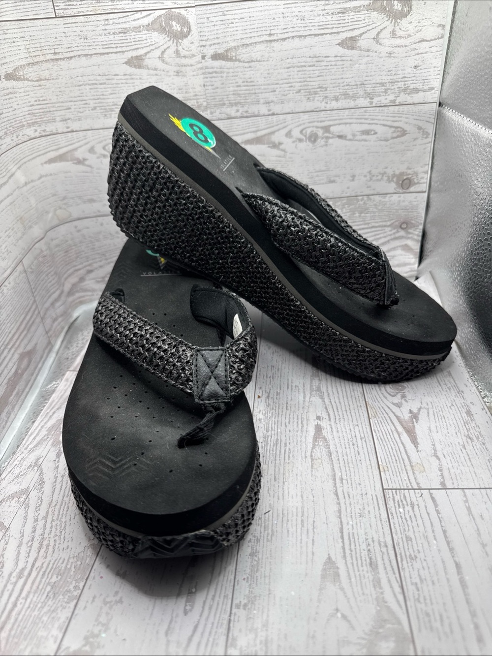 VOLATILE ISLAND PLATFORM WEDGE FLIP-FLOPS women's Sandals 8 EUC